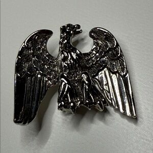 Vintage Silver tone Eagle Brooch pin incredible design ornate high quality metal